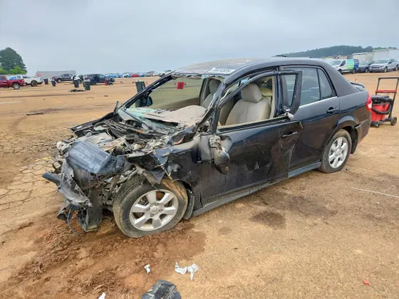 2007 Nissan Versa 1.8 S