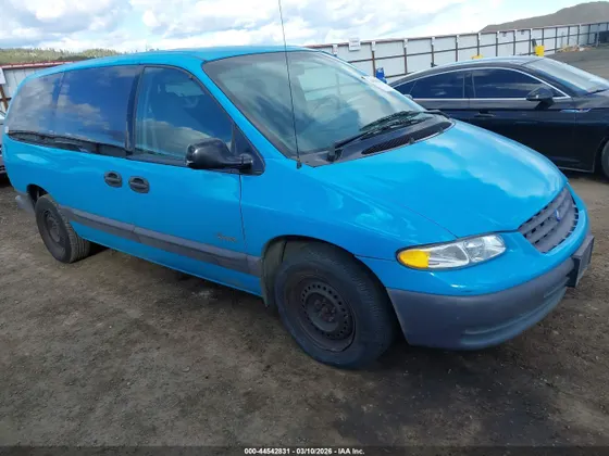 1997 Plymouth Voyager SE