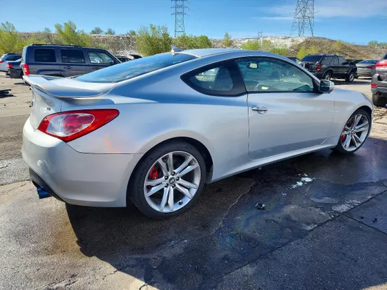 2010 Hyundai Genesis Coupe Grand Touring w/Nav