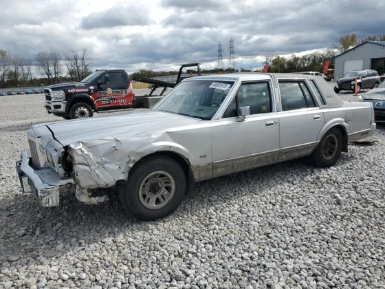 1986 Lincoln Town Car