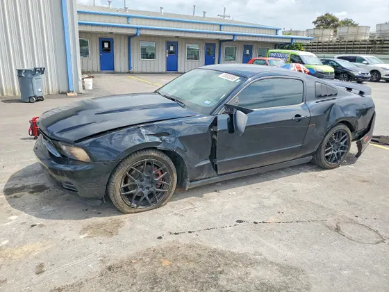 2012 Ford Mustang V6