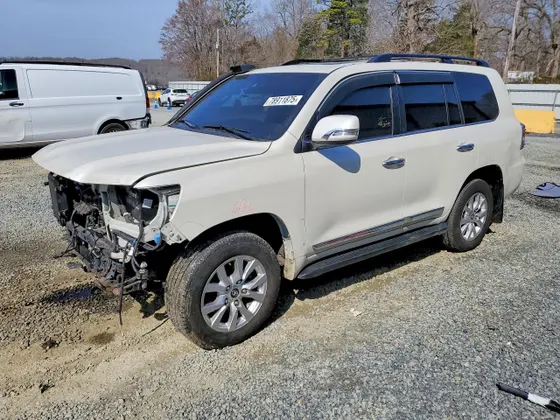 2016 Toyota Land Cruiser