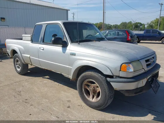 2002 Mazda B-Series 4WD Truck SE
