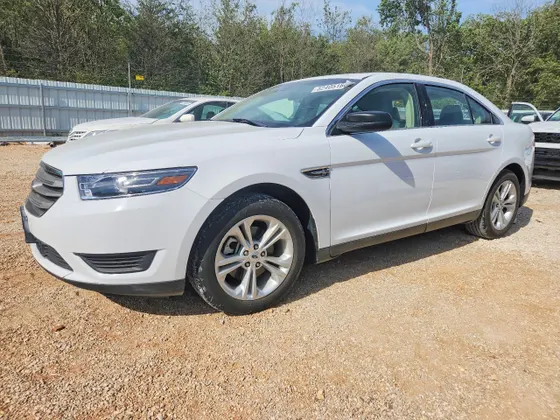 2018 Ford Taurus SE