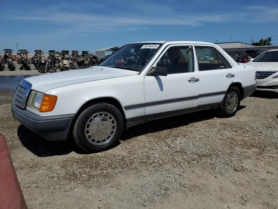 1987 Mercedes-Benz 260 Series E