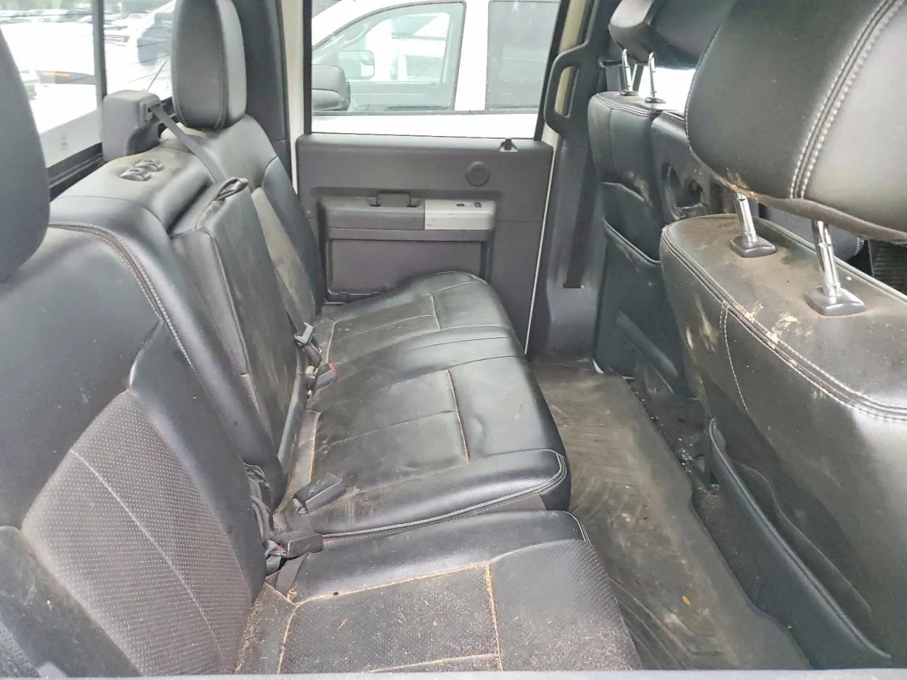 2014 Ford Super Duty F-350 DRW Platinum