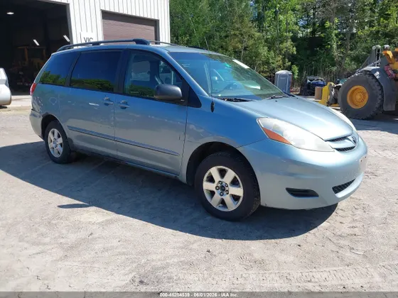 2010 Toyota Sienna LE