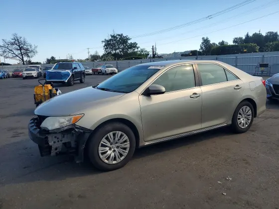 2013 Toyota Camry LE