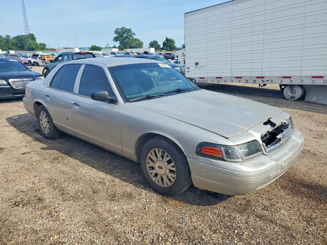 2004 Ford Crown Victoria LX
