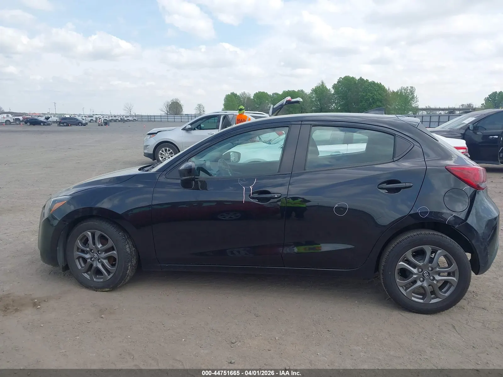 2020 Toyota Yaris Hatchback LE