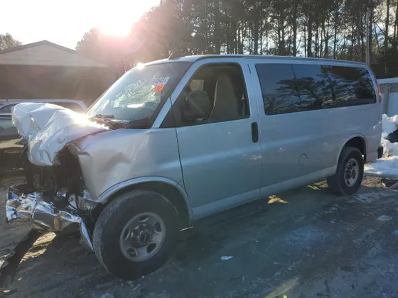 2018 GMC SAVANA G2500 LT