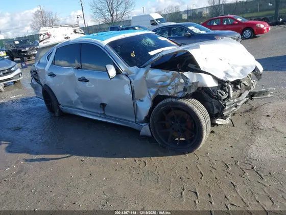 2016 INFINITI M56 5.6
