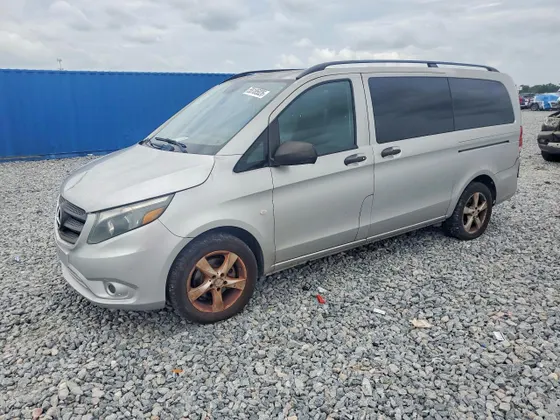 2016 Mercedes-Benz Metris Passenger Van METRIS