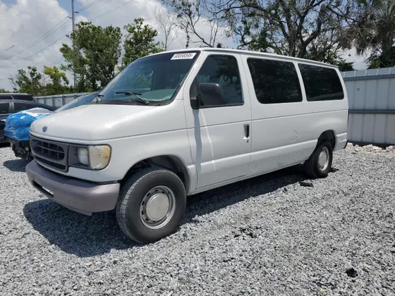 1998 Ford Econoline Wagon XL