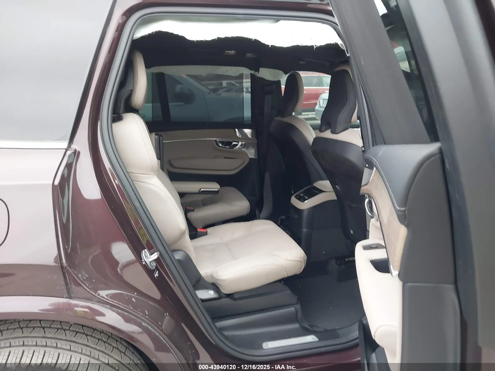 2025 Volvo XC90 Plug-In Hybrid Ultra