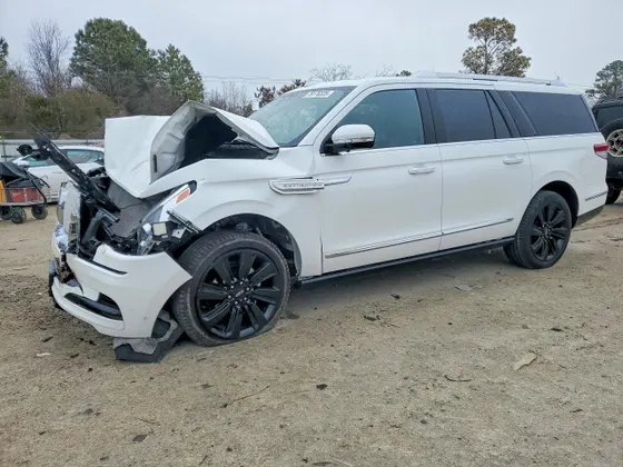 2022 Lincoln Navigator L Reserve