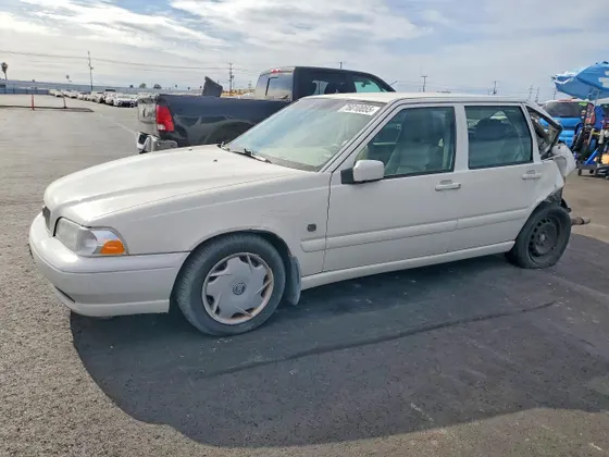 1999 Volvo S70
