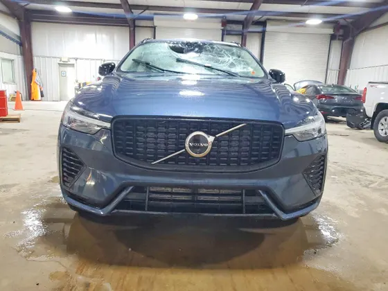 2025 Volvo XC60 Plug-In Hybrid Plus