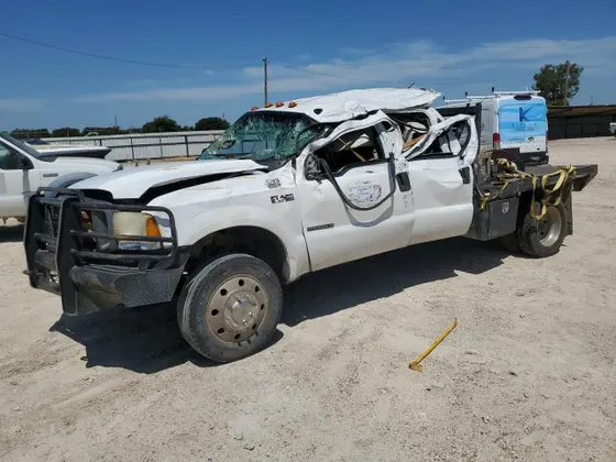2000 Ford Super Duty F-550 XL