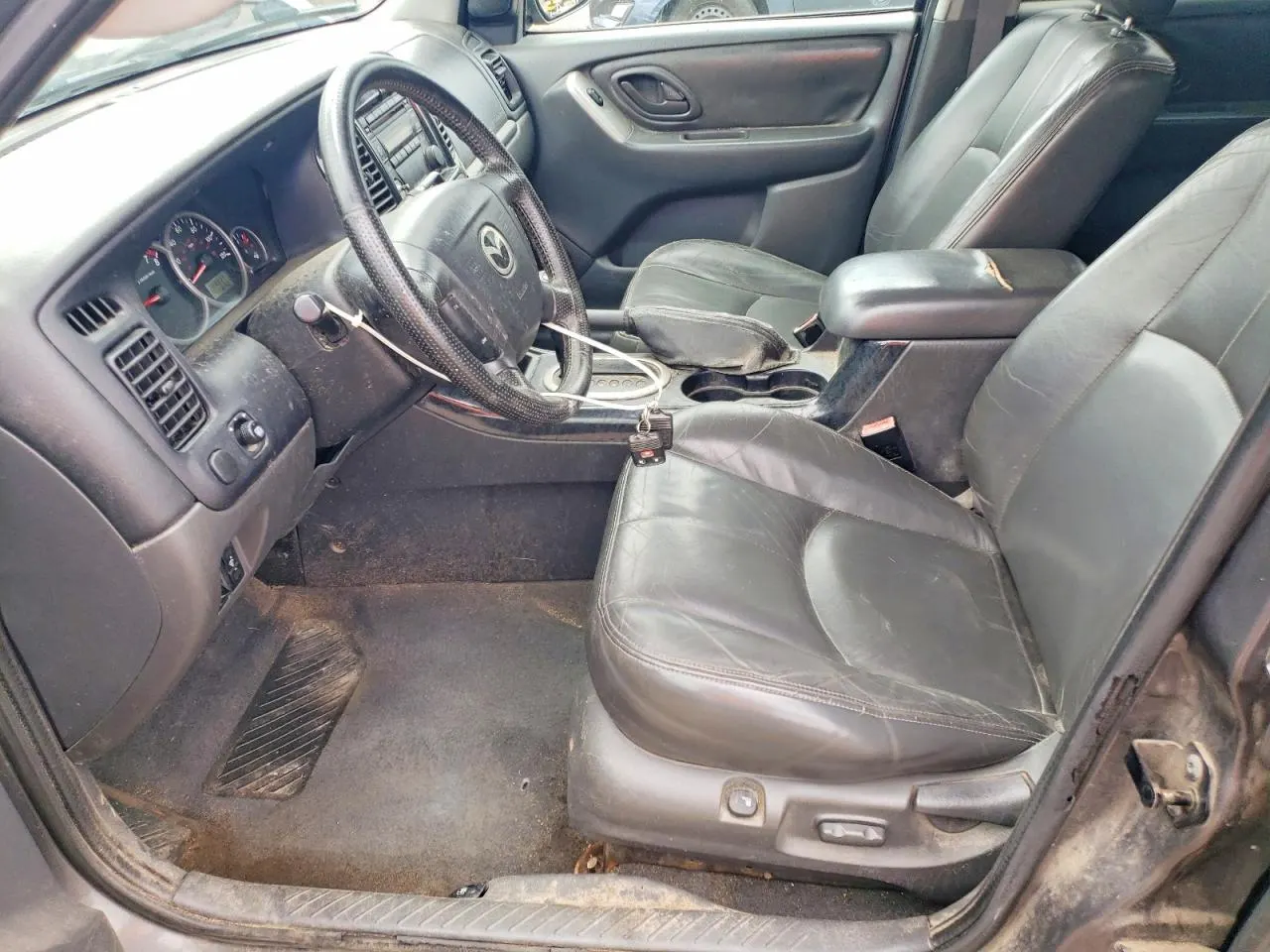 2005 Mazda Tribute s