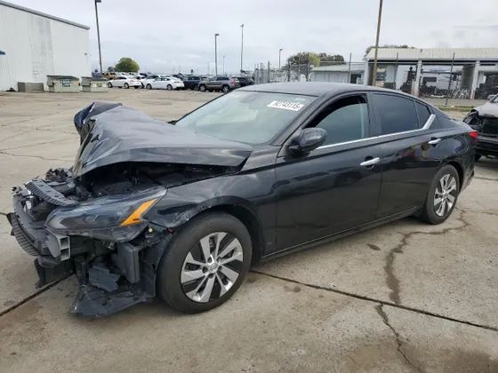 2023 Nissan Altima 2.5 S