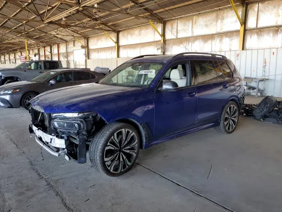 2023 BMW X7 M60i