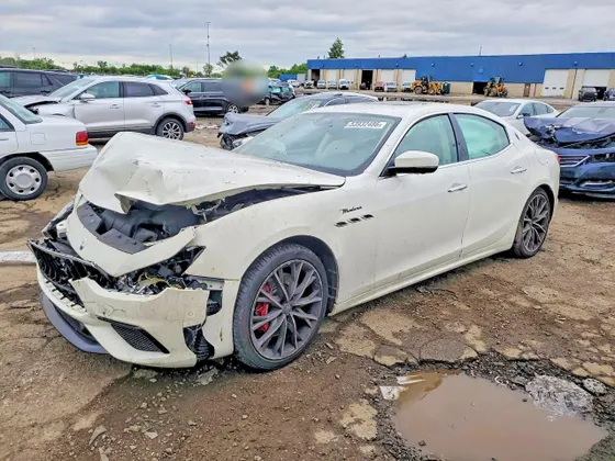 2022 Maserati Ghibli Modena