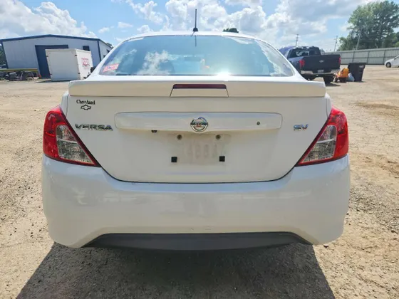 2018 Nissan Versa Sedan SV
