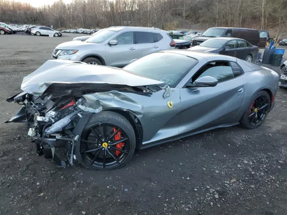 2021 Ferrari 812 GTS