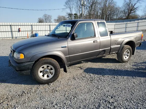 2005 Mazda B-Series 4WD Truck SE