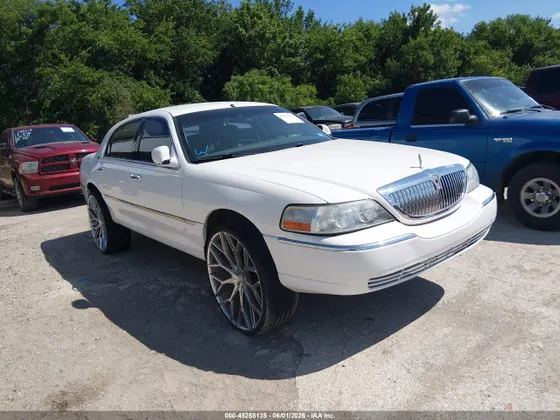 2009 Lincoln Town Car Signature Limited