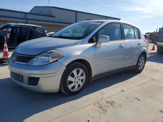 2009 Nissan Versa 1.8 S