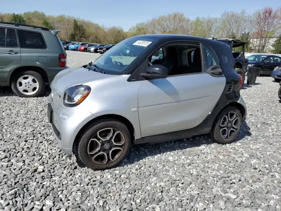 2017 smart EQ fortwo pure