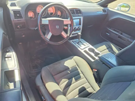 2009 Dodge Challenger SE