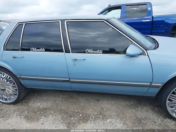 1989 Oldsmobile Delta 88 ROYALE