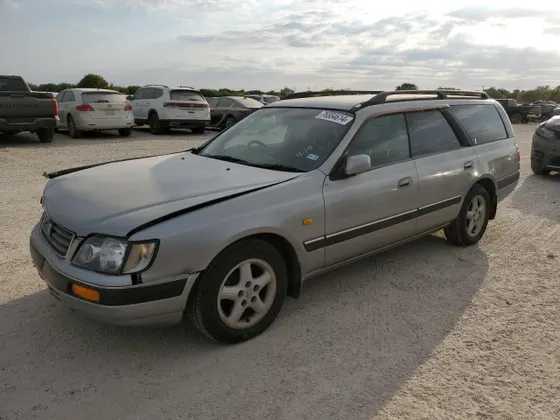 1996 Nissan STAGEA