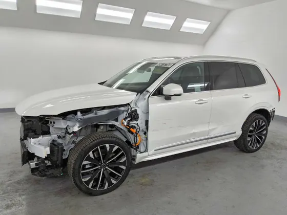 2025 Volvo XC90 Plug-In Hybrid Ultra