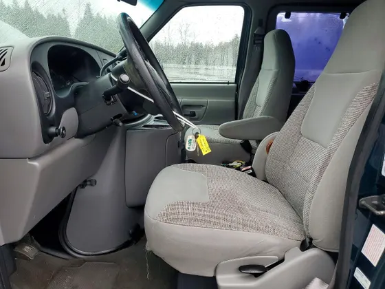 1998 Ford Club Wagon XL