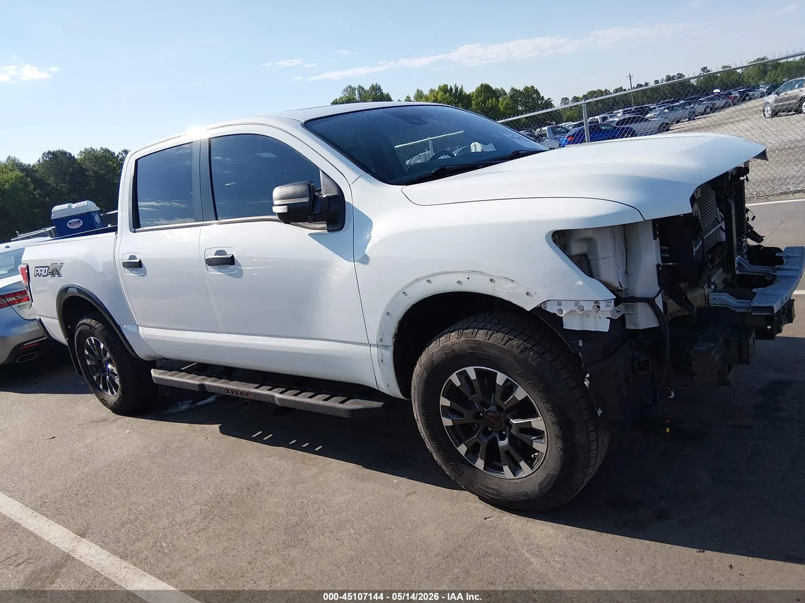 2023 Nissan Titan SV