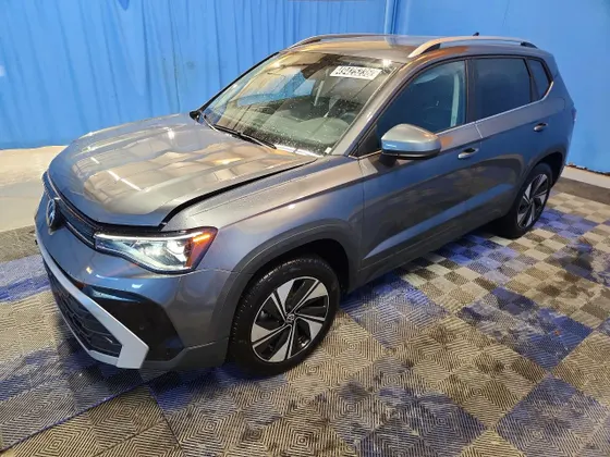 2026 Volkswagen Taos SE