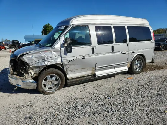 2003 GMC Savana Cutaway C6Y