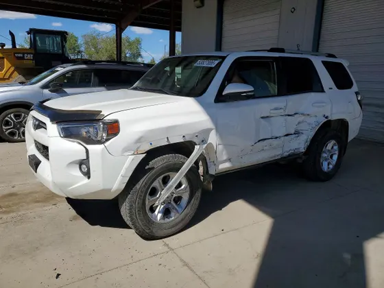 2022 Toyota 4Runner SR5 Premium