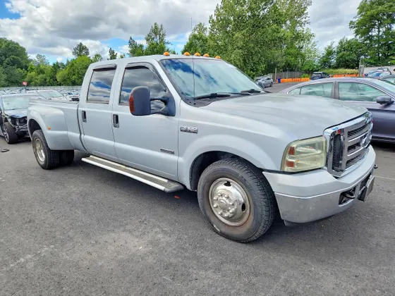 2006 Ford Super Duty F-350 DRW XL
