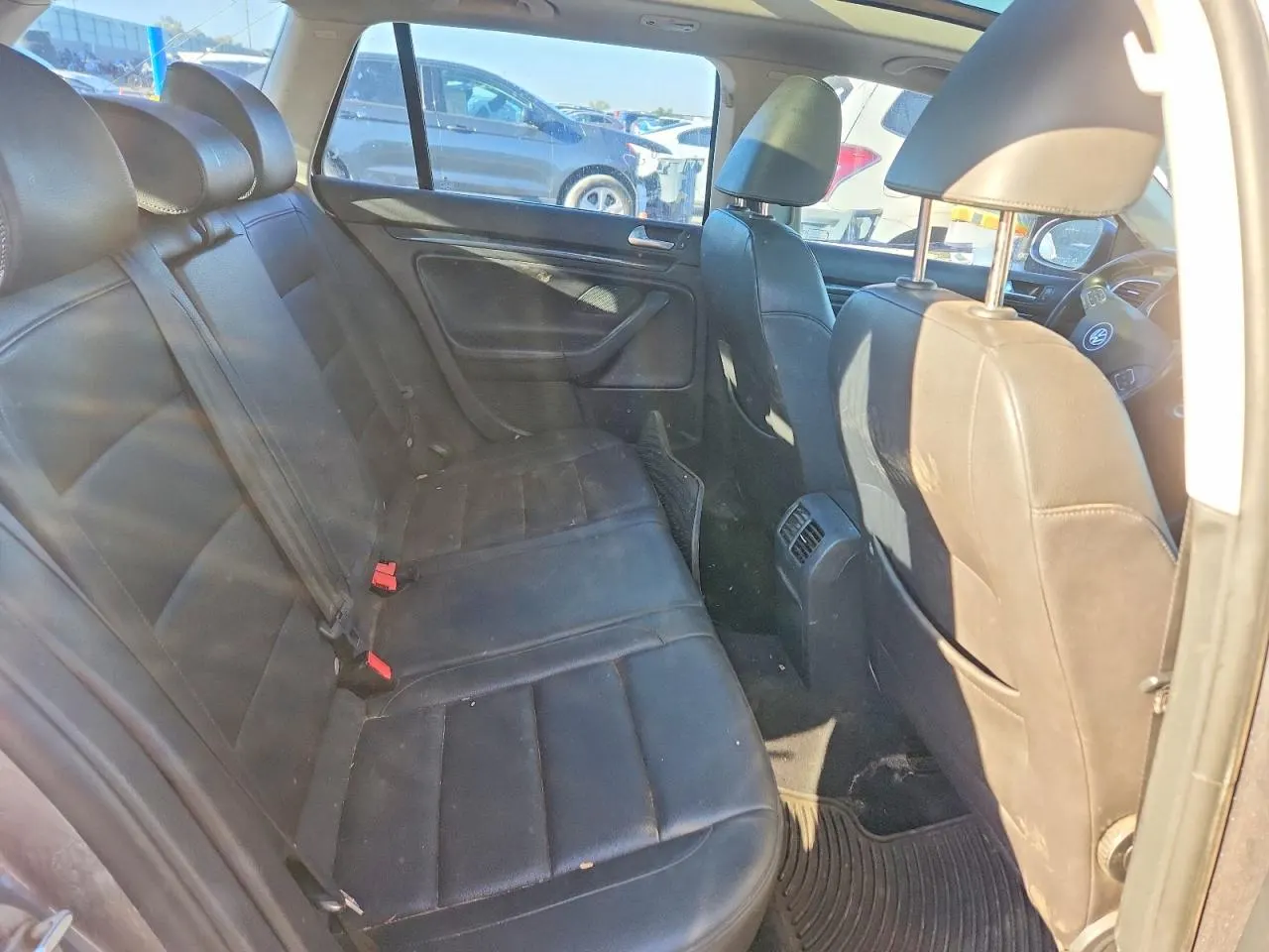 2013 Volkswagen Jetta SportWagen TDI w/Sunroof & Nav