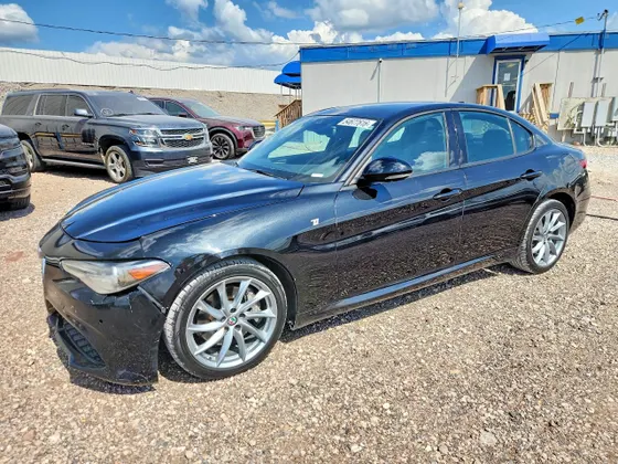 2022 Alfa Romeo Giulia Veloce