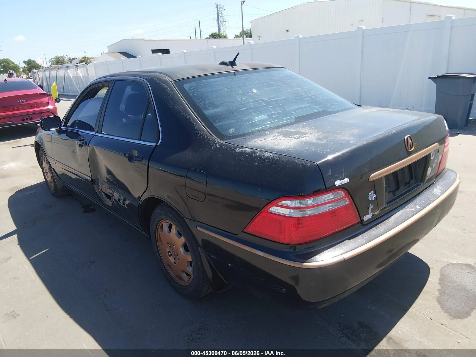 2004 Acura RL w/Navigation System