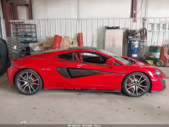 2017 McLaren 570GT