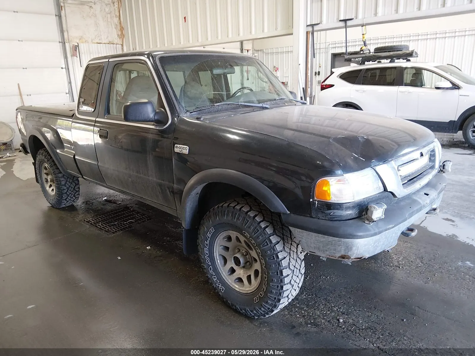 1998 Mazda B-Series 4WD Truck SE
