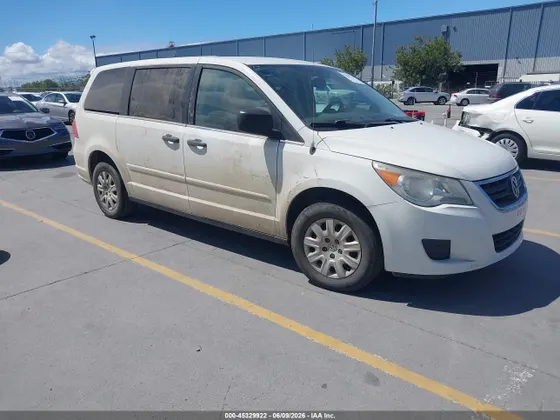 2009 Volkswagen Routan S