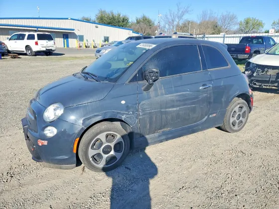 2017 FIAT 500e 500